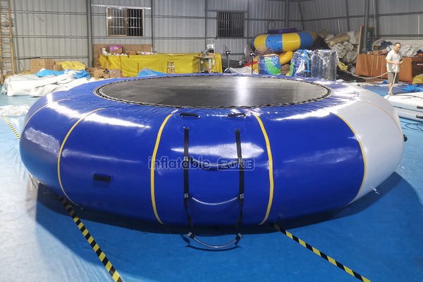 Giant Inflatable Water Trampoline Round Inflatable Water Jumping Bouncer With Ladder For Sports