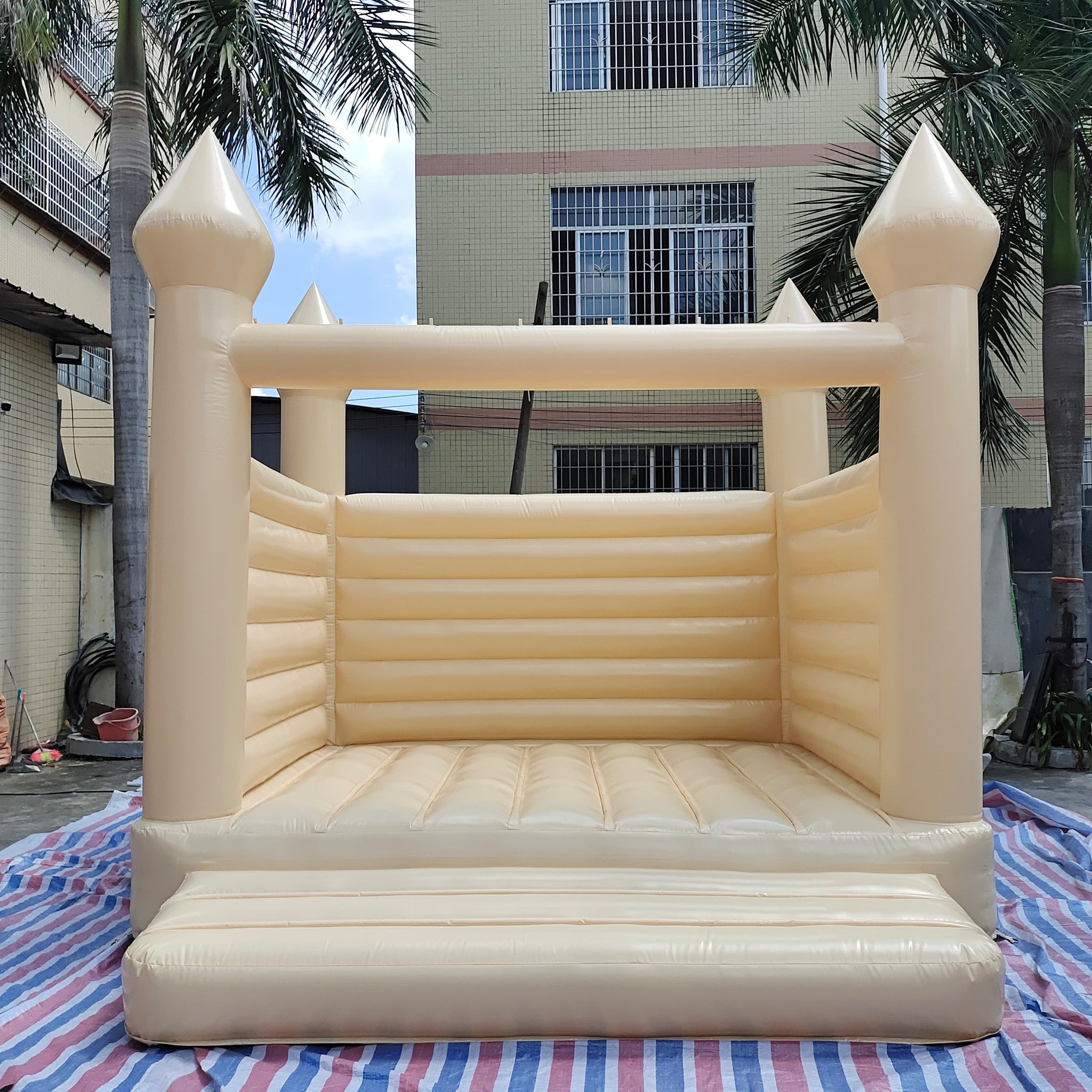 Beautiful wedding Nude bounce house, white bouncy castle for wedding